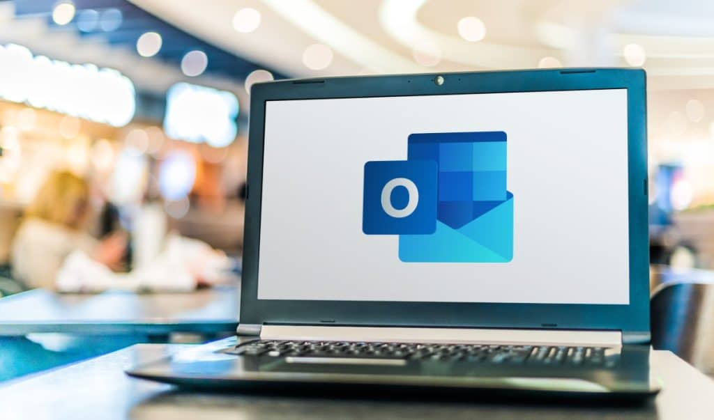 Comment configurer un message d'absence sur Outlook ? (+ 6 modèles)