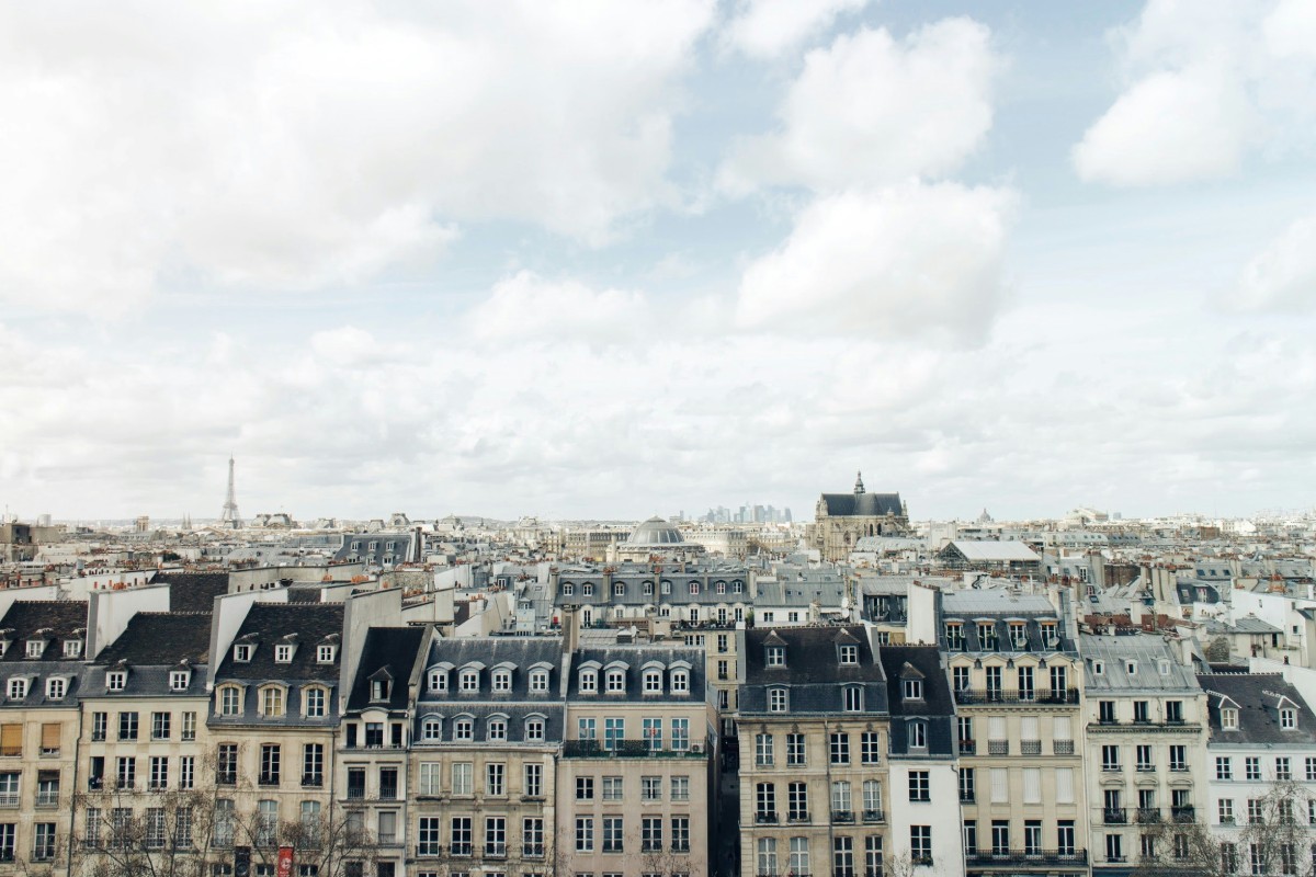 Cette image est une photo de Paris, cadre unique et prestigieux qu'offre Paris pour établir le siège social d'une entreprise.